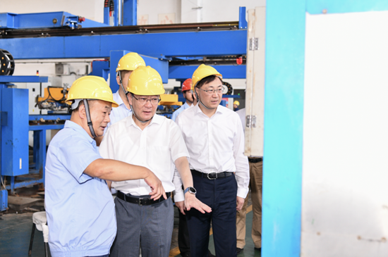 劉健深入一線開展節前安全生產調研，重點聚焦普通機械設備安裝服務